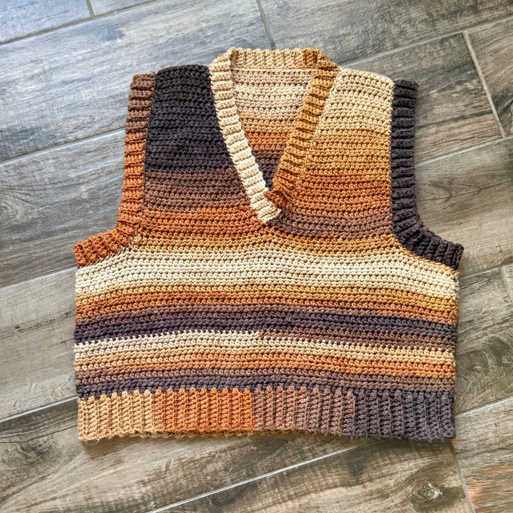 Handmade Women Retro Stripe V-Neck Chunky Crochet Boxy Sweater Vest, Brown,L